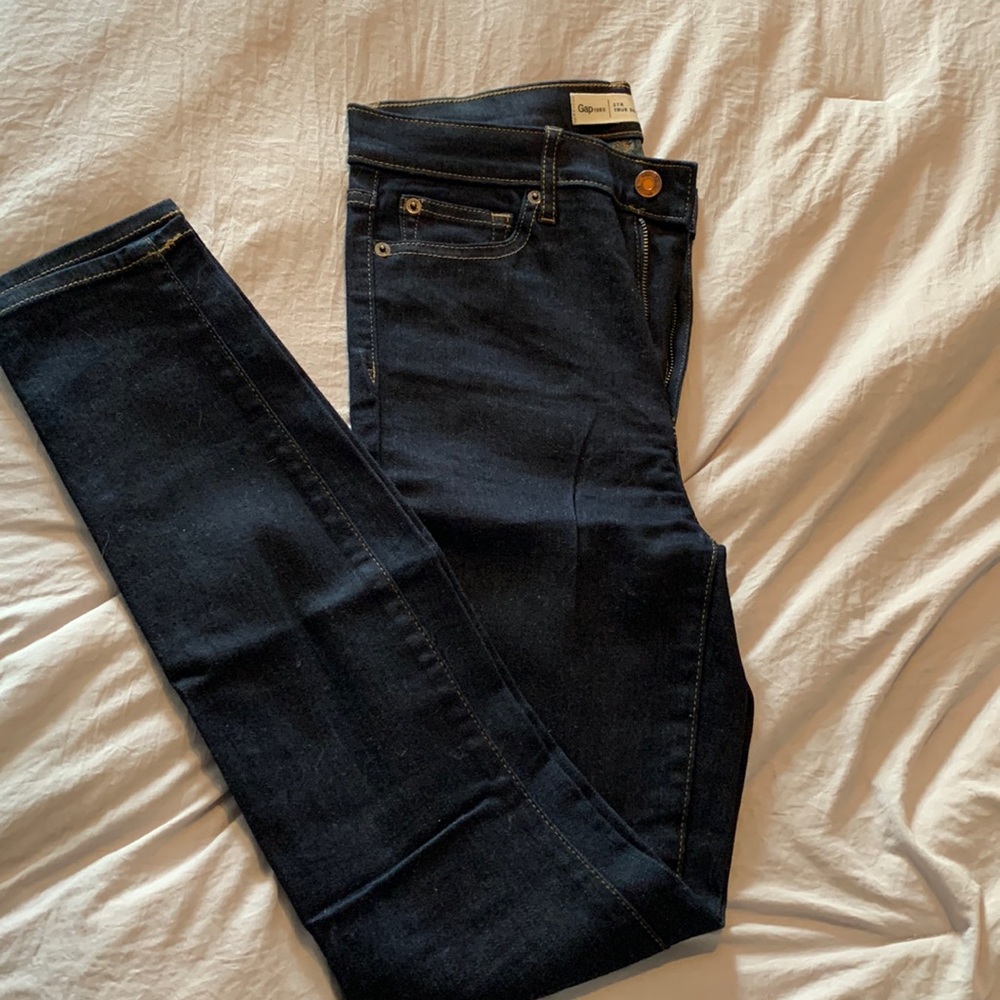 Gap true skinny high rise. Size 27. Excellent dark colored wash.